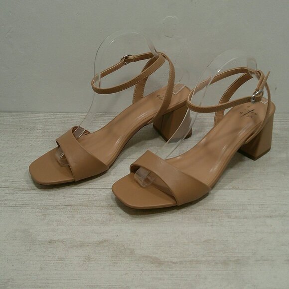 Womans Haley Ankle Strap Block Heels Nude Tan Sandals Size 10 M - Picture 10 of 11
